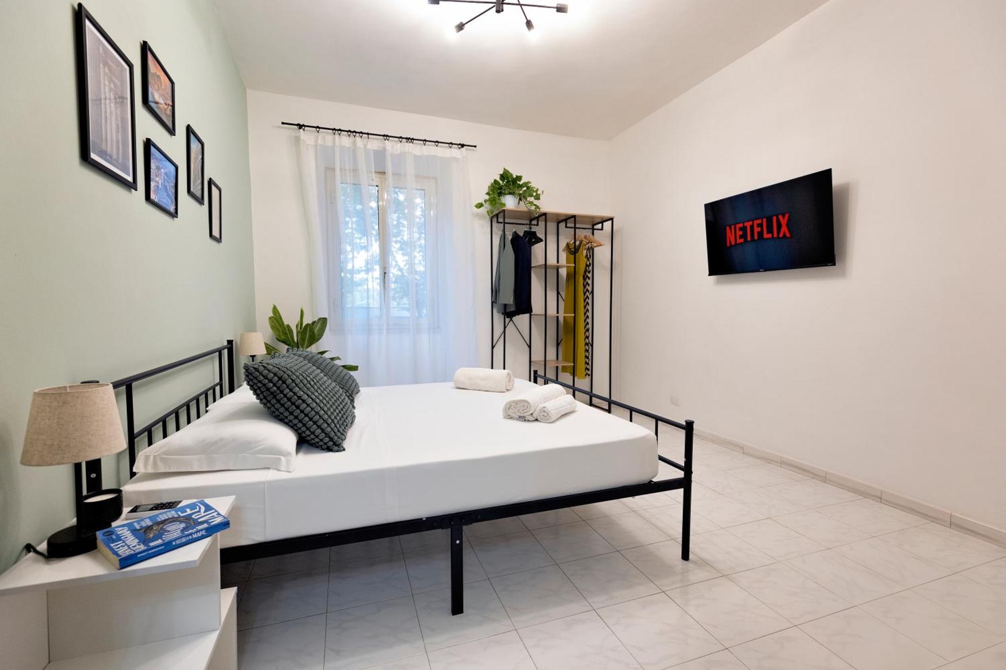2Br Flat By Metro - 6Min To Colosseo - Full Kitchen - Wi-Fi - A-C Ferienhaus